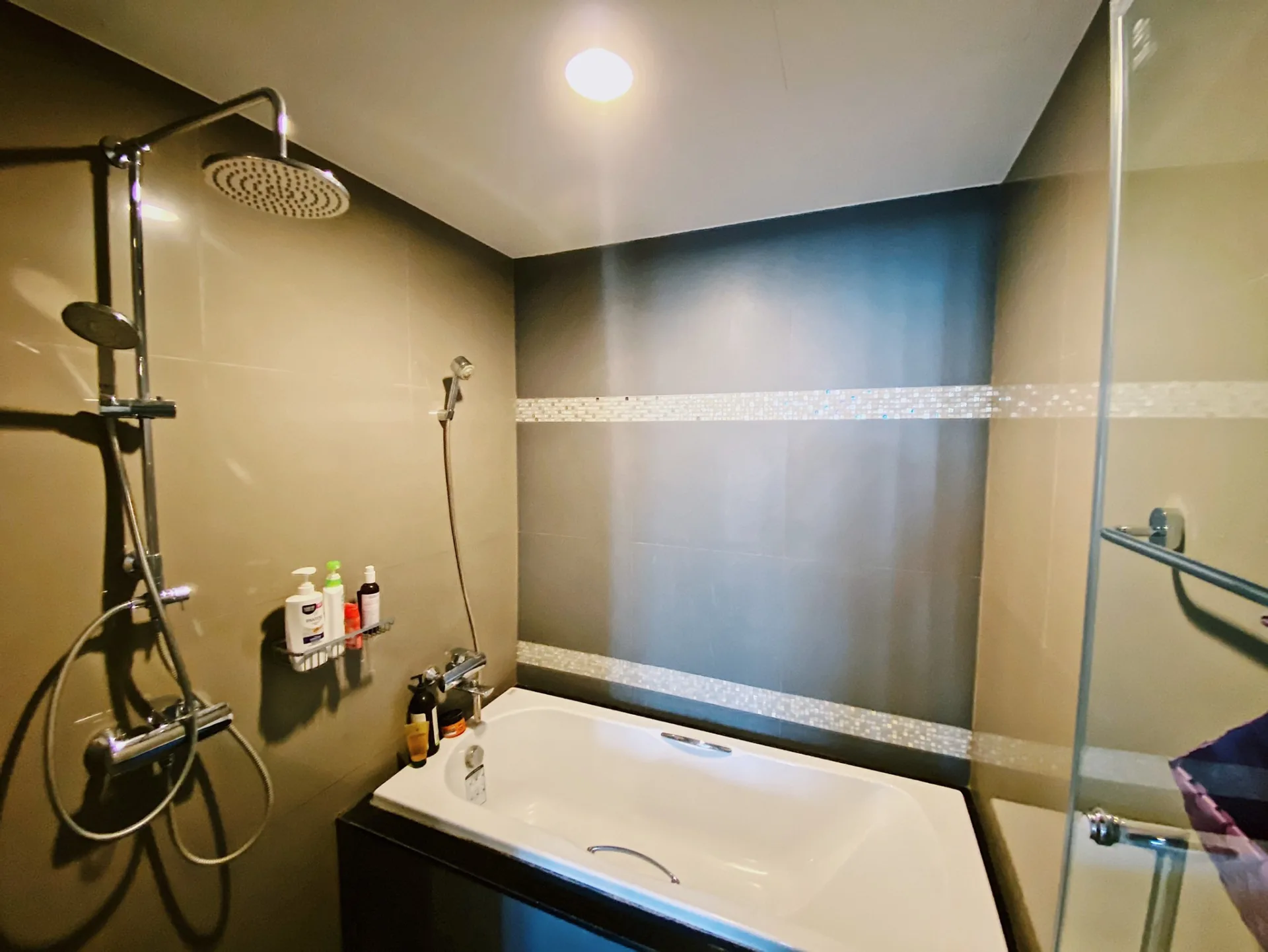 Property photos for The Crest Sukhumvit 34