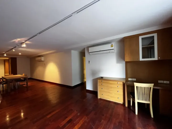 Property photos for Urbana Sukhumvit 15