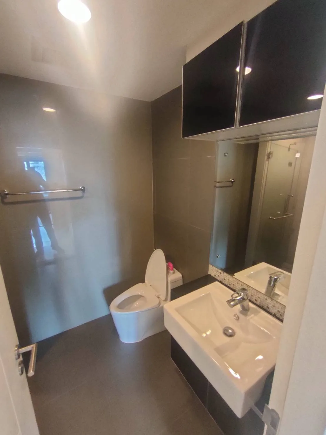 Property photos for The Crest Sukhumvit 34