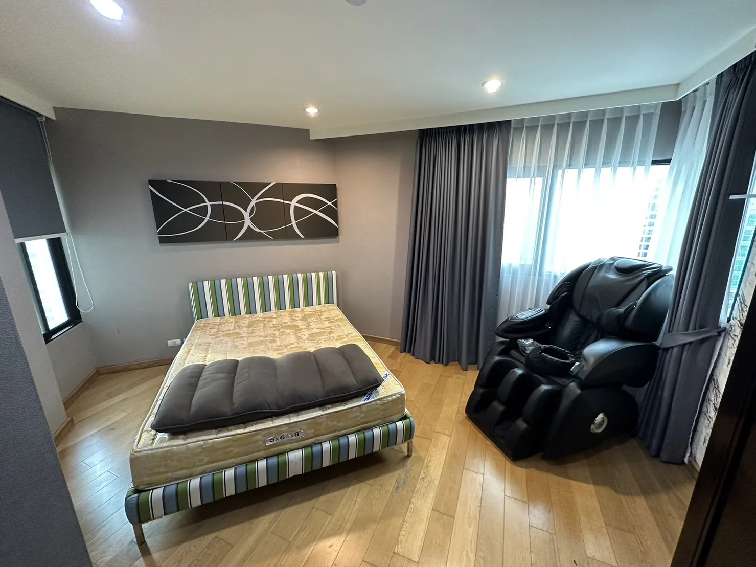 Property photos for Sathorn Gardens