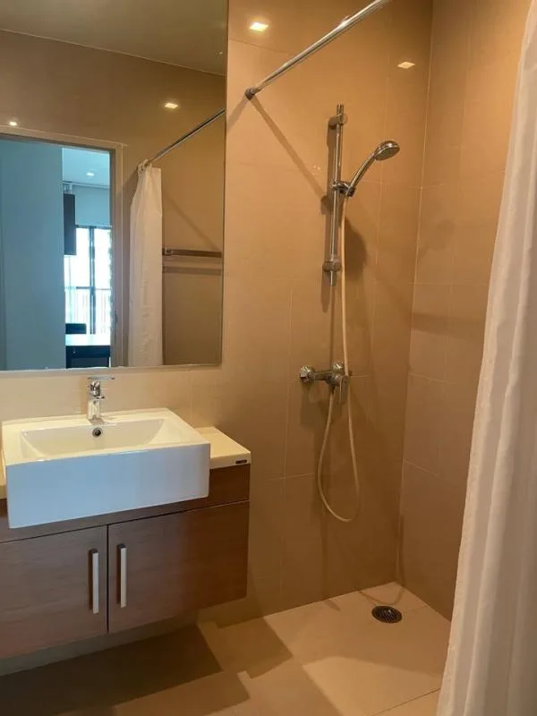 Property photos for Noble Refine