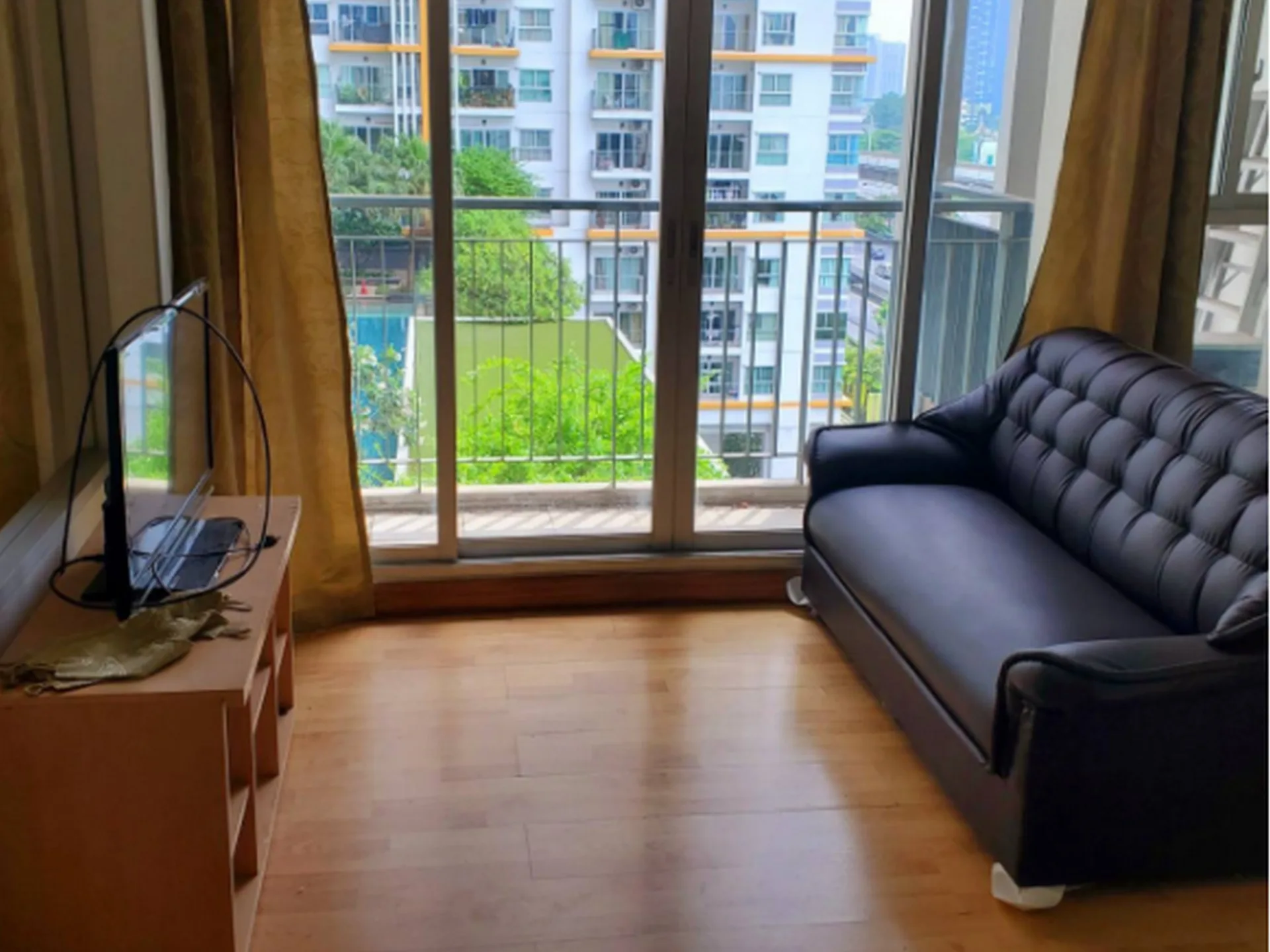 Property photos for The Parkland Grand Taksin