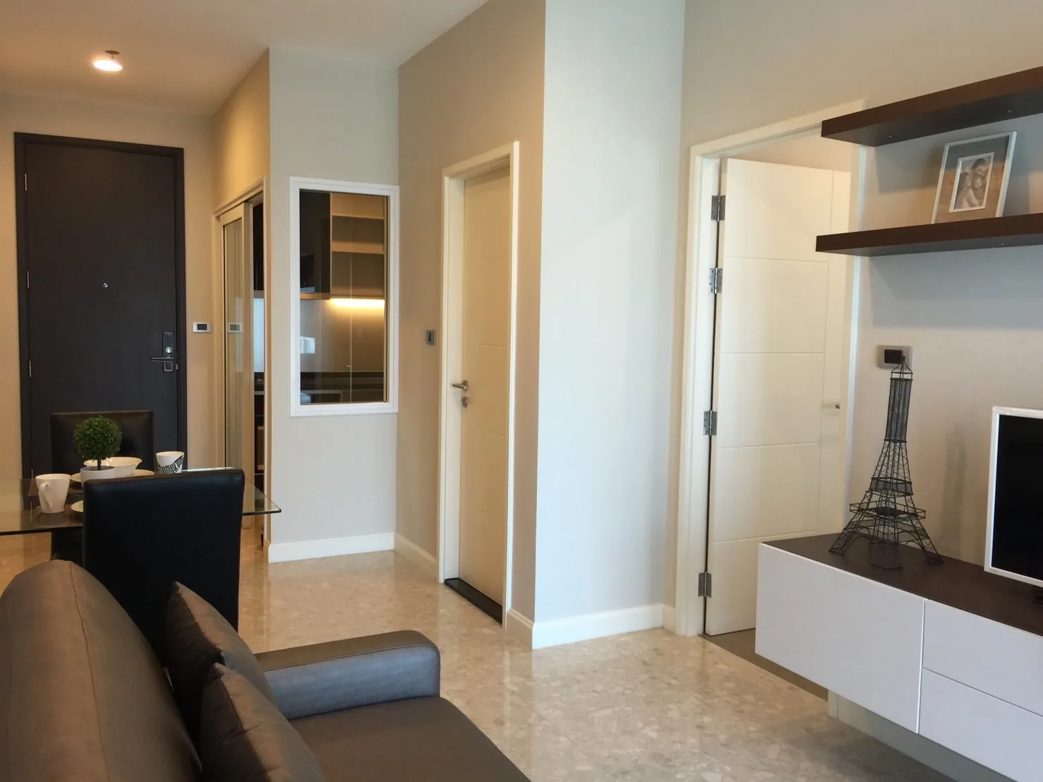 Property photos for The Crest Sukhumvit 34