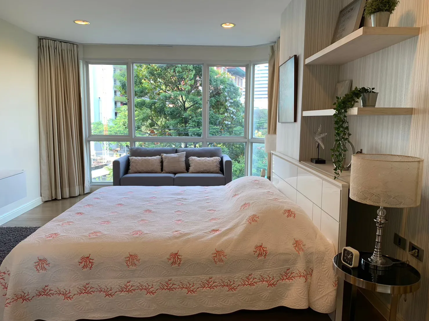 Property photos for The Crest Sukhumvit 24