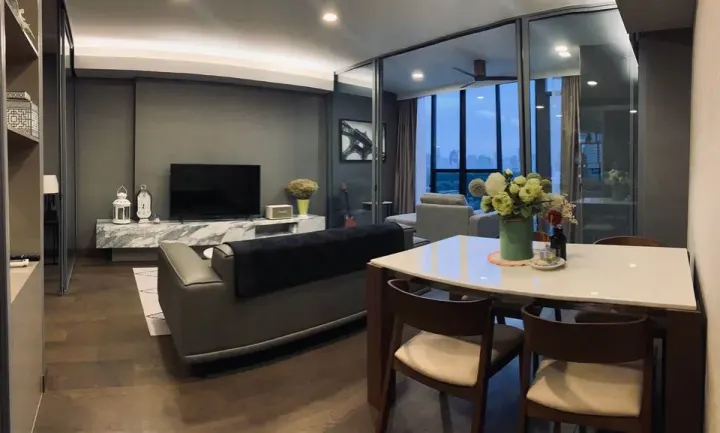 Property photos for Siamese Exclusive Queens