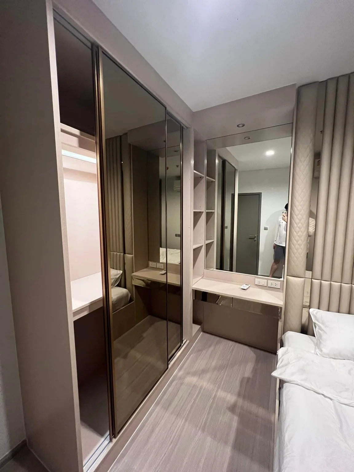 Property photos for Life Asoke Hype