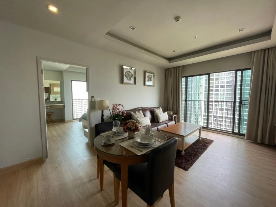 Property photos for Noble Refine