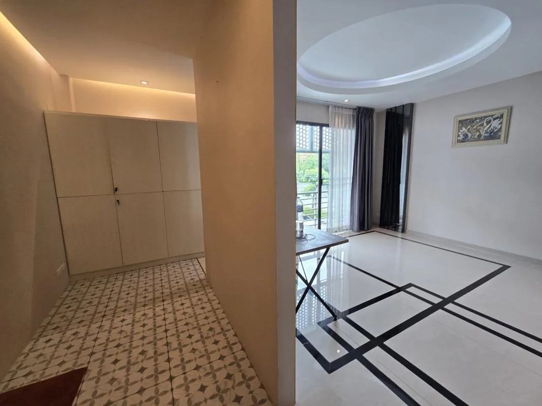 Property photos for District Ekkamai-ramintra