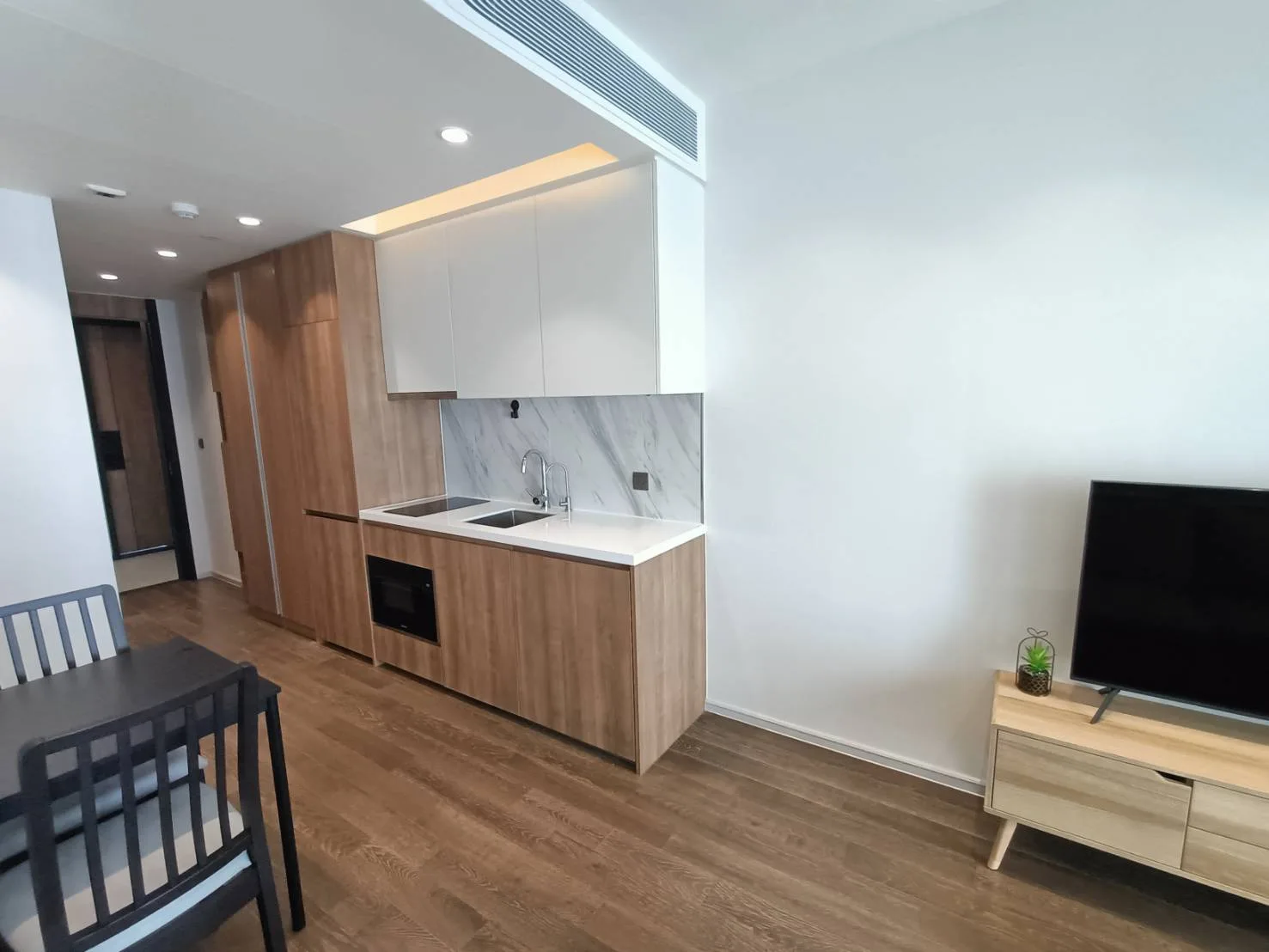 Property photos for MUNIQ Sukhumvit 23