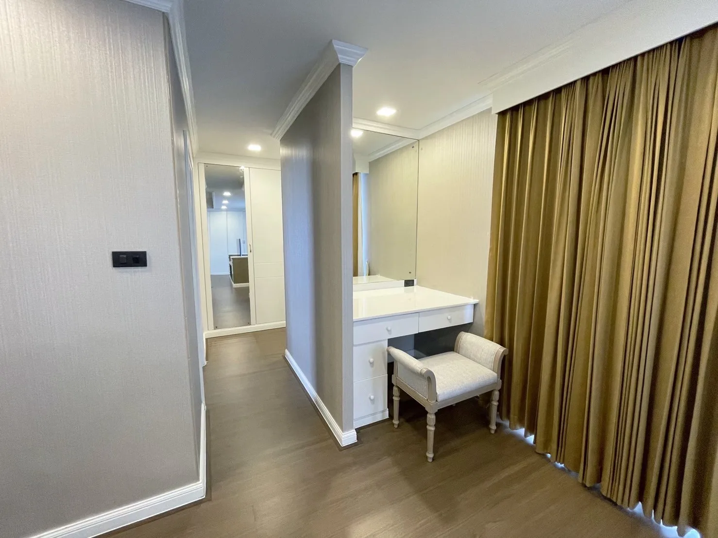 Property photos for Oriental Towers