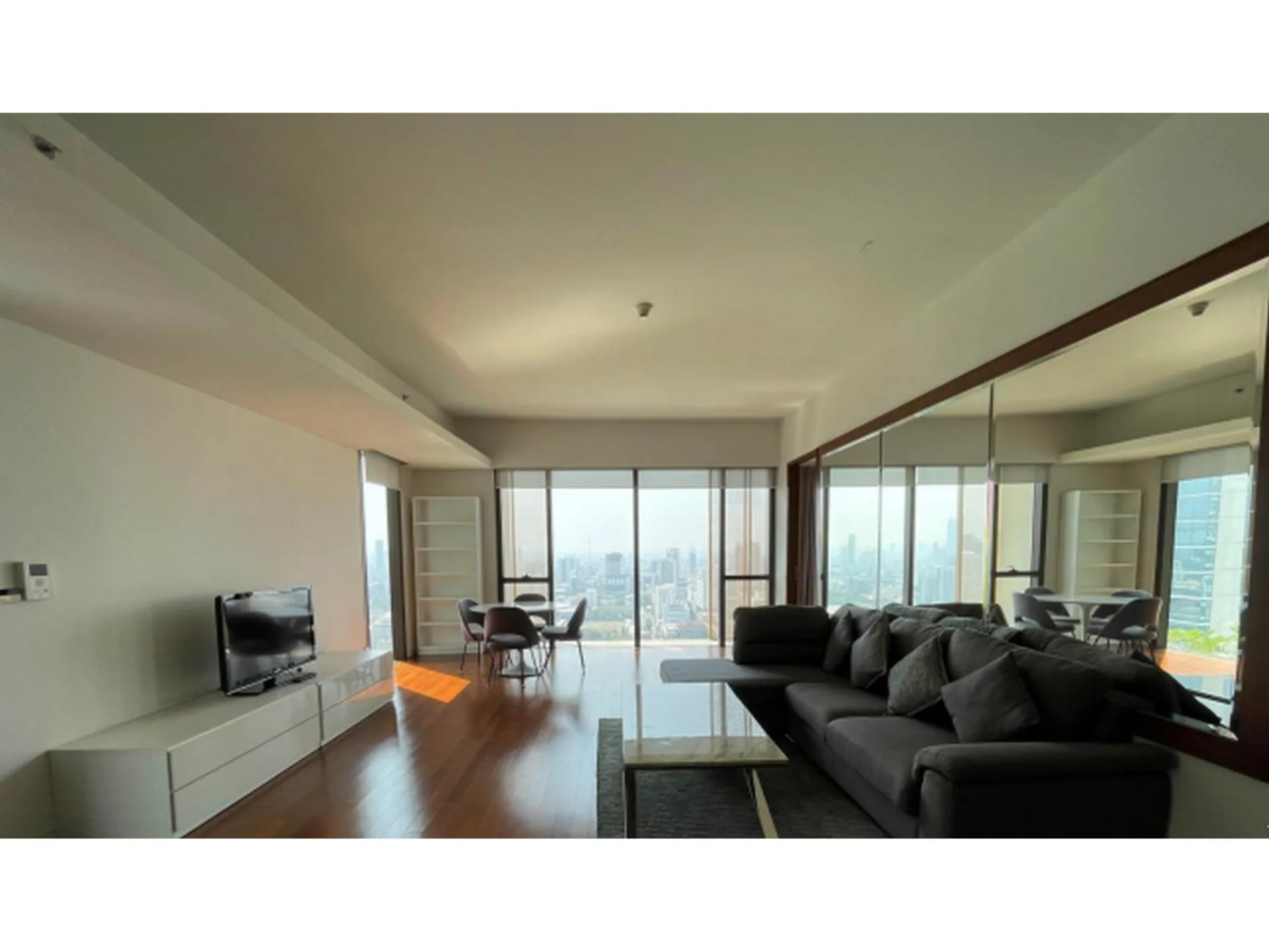 Property photos for Hansar Rajdamri