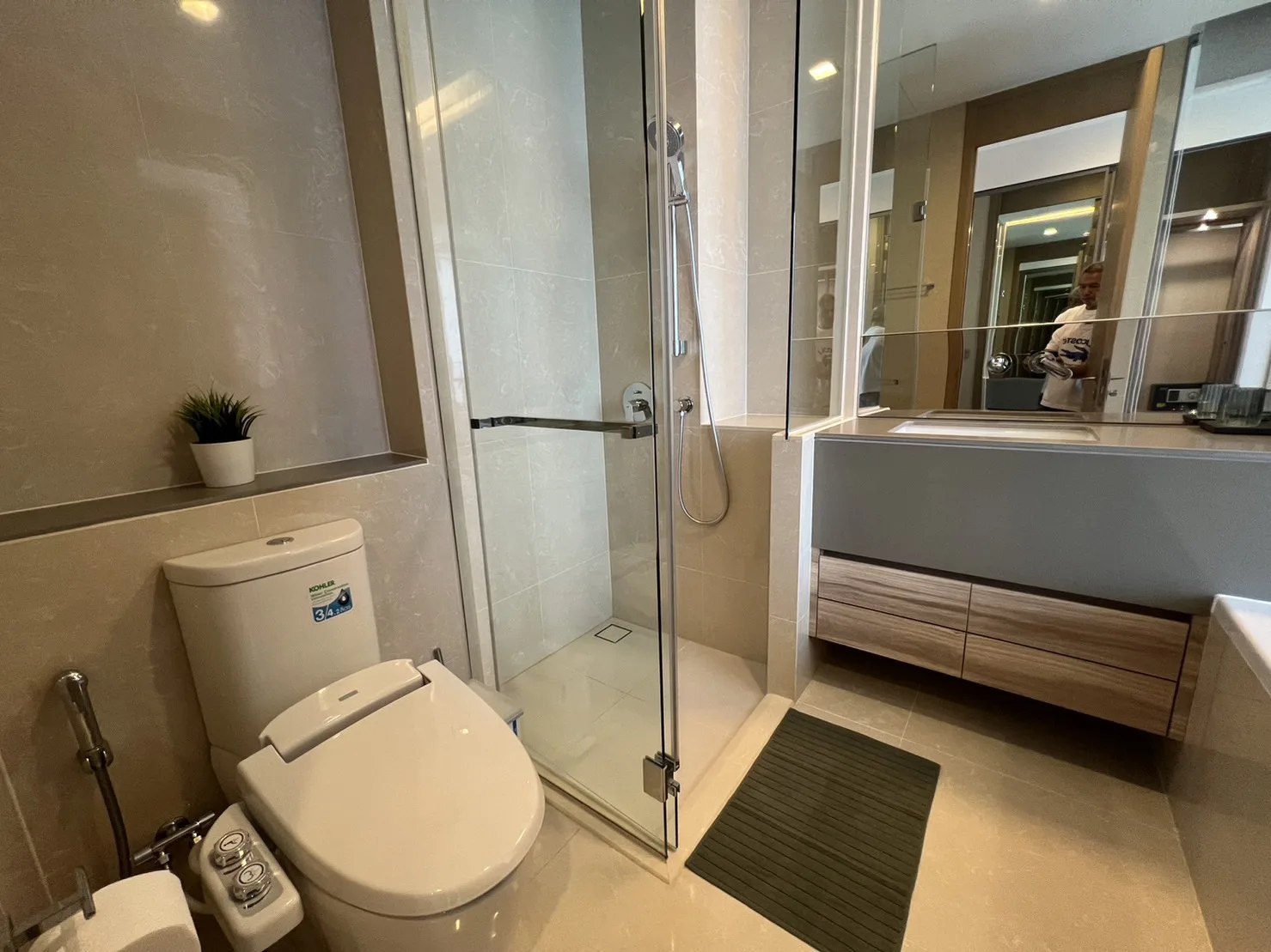 Property photos for The Esse Asoke
