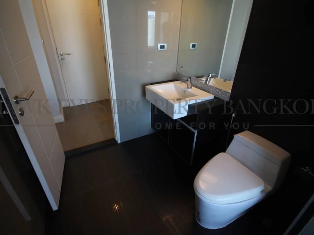 Property photos for The Crest Sukhumvit 34