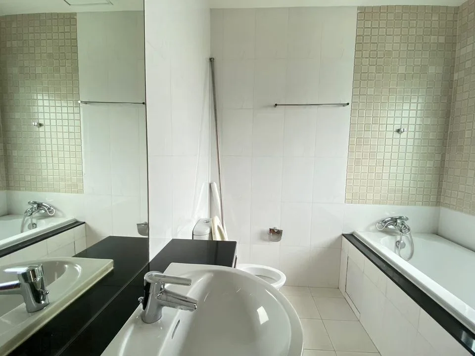 Property photos for Royal Residence Park