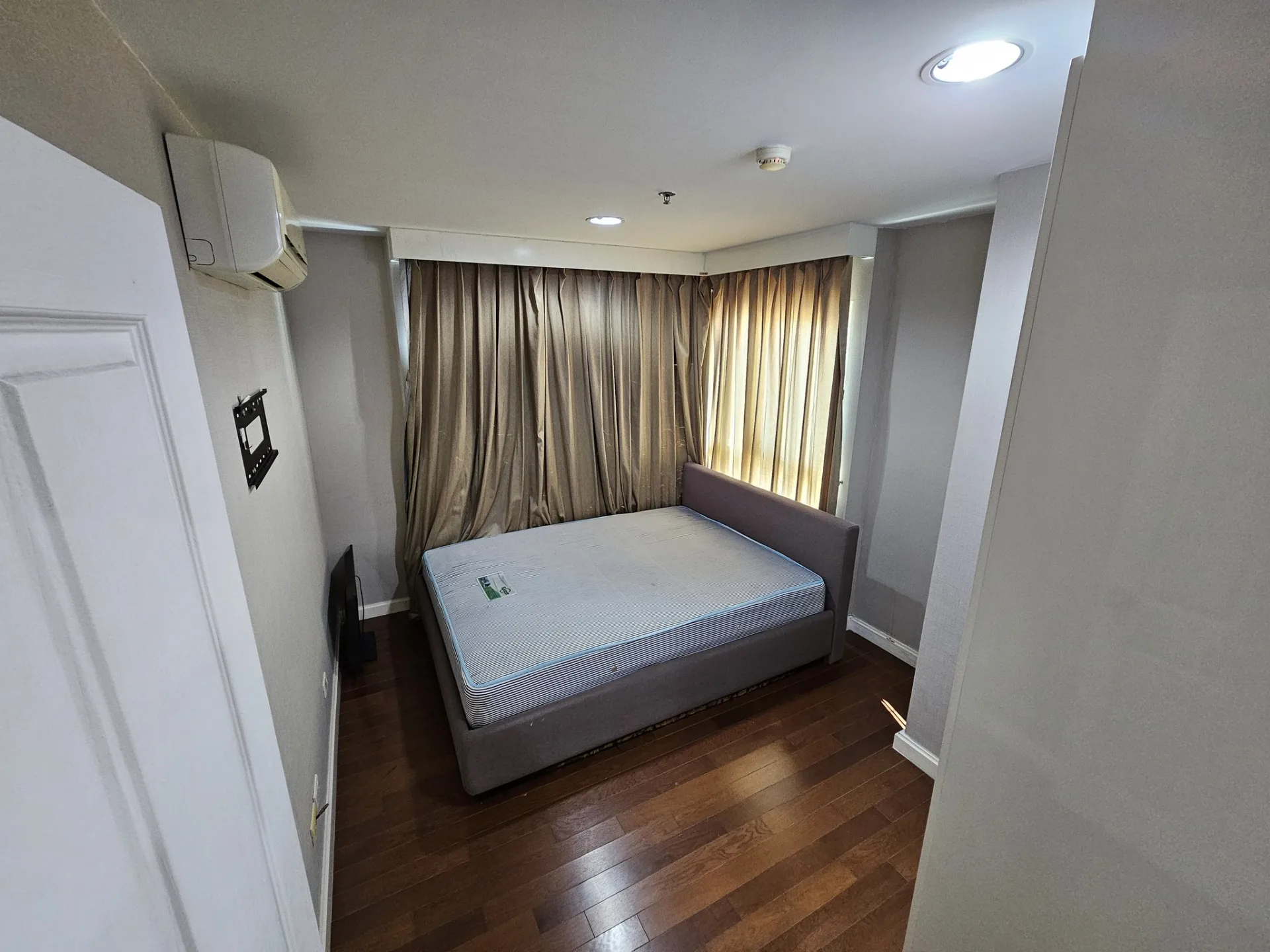 Property photos for Belle Grand Rama 9