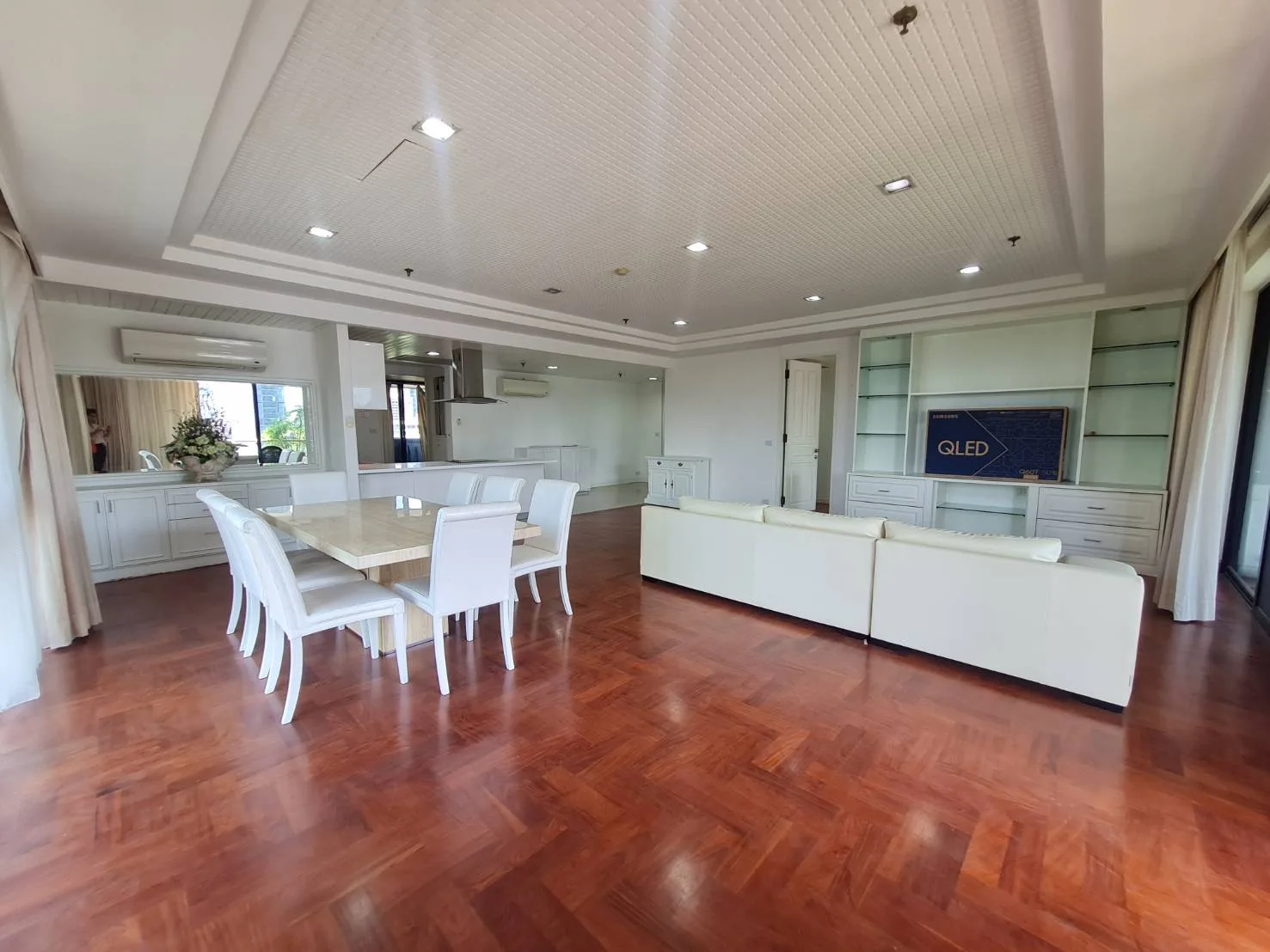 Property photos for Polo Park