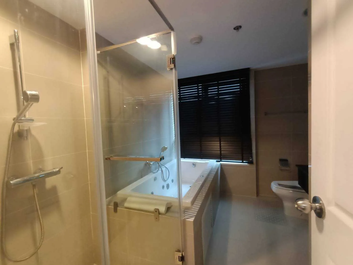 Property photos for Belle Grand Rama 9