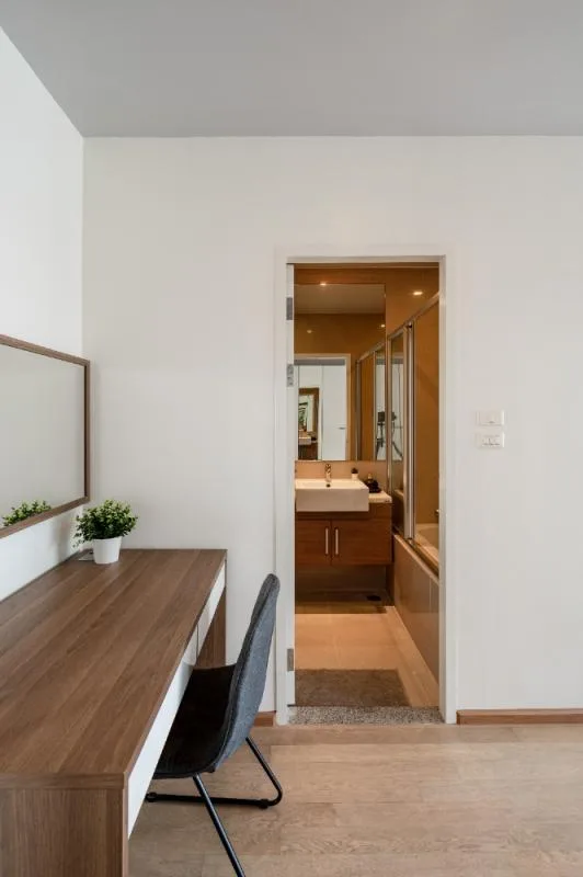 Property photos for Noble Refine