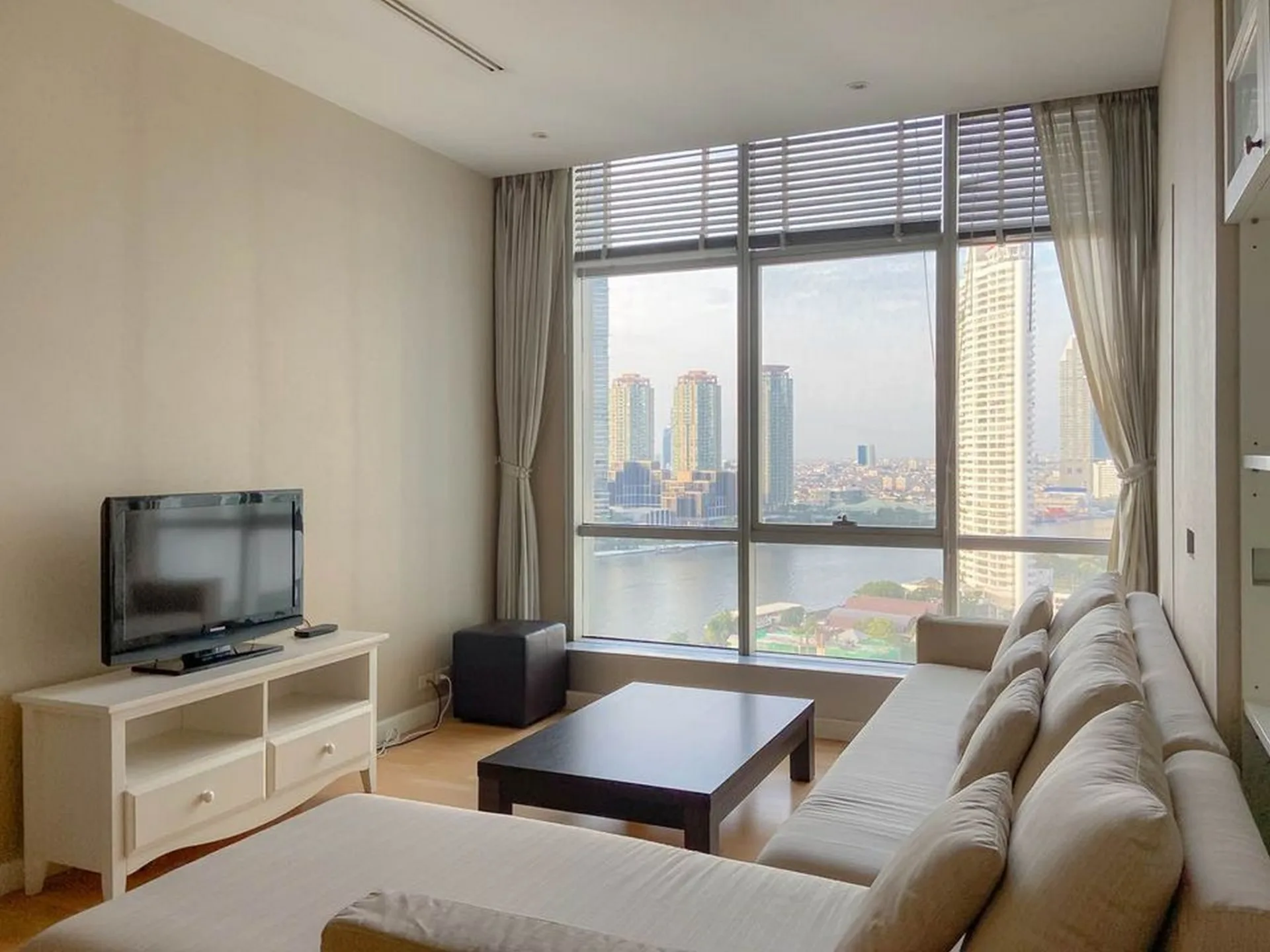 Property photos for Baan Sathorn Chaopraya