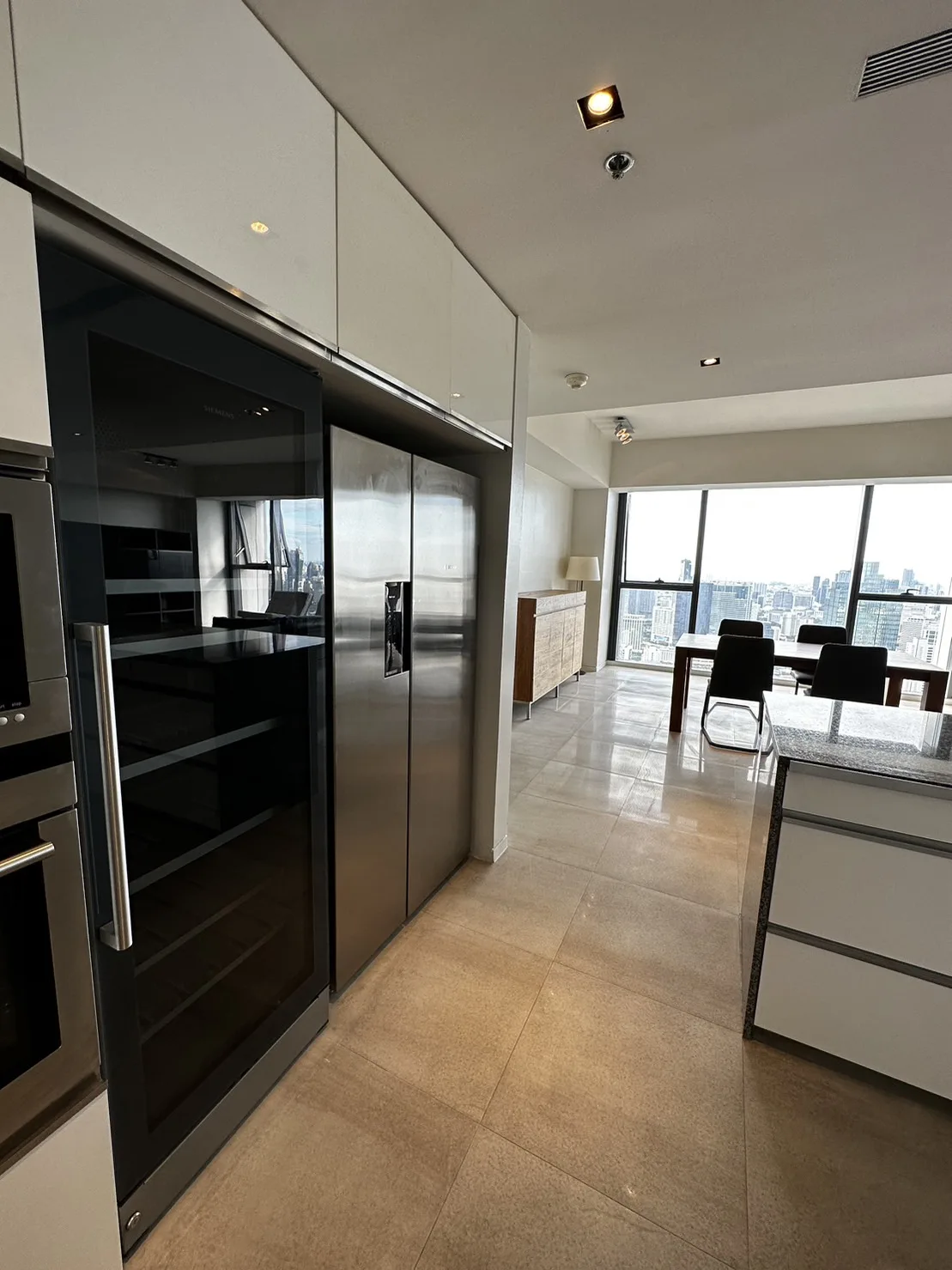 Property photos for The Met