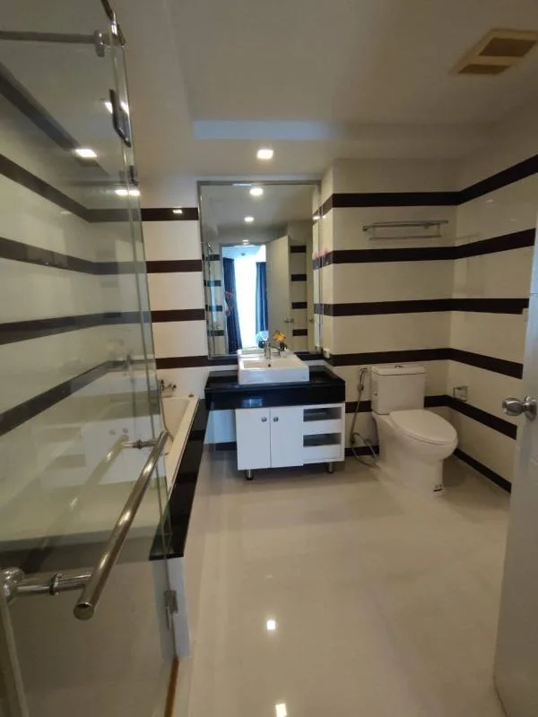 Property photos for Beverly 33