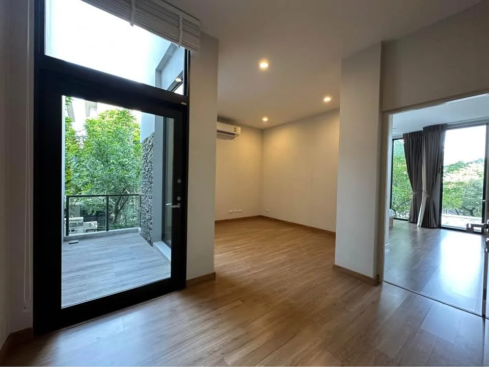 Property photos for Baan Klang Muang Classe Ekkamai-ramintra