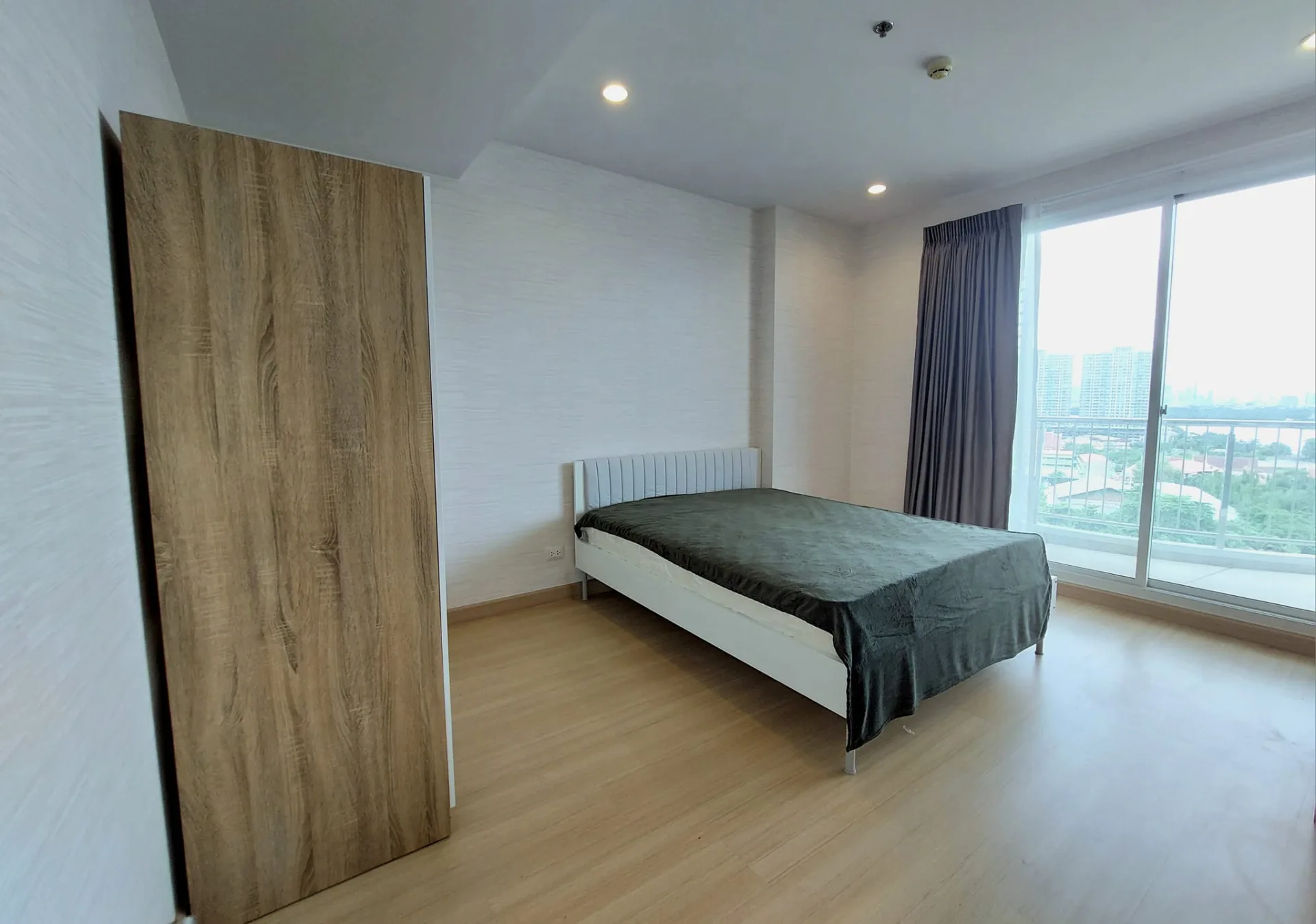 Property photos for Supalai Riva Grande