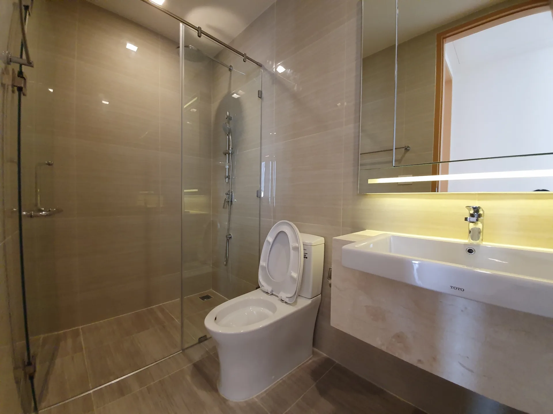 Property photos for Noble BE 33