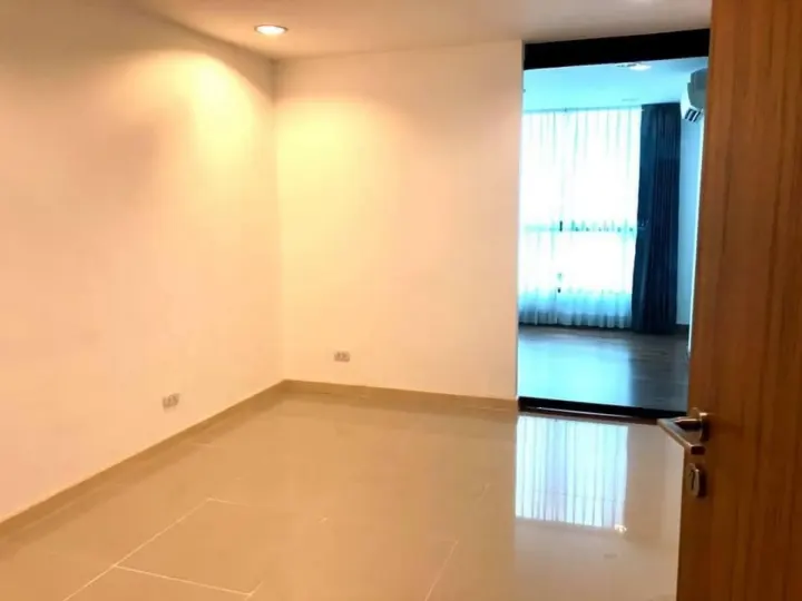 Property photos for Zenith Place Sukhumvit 42