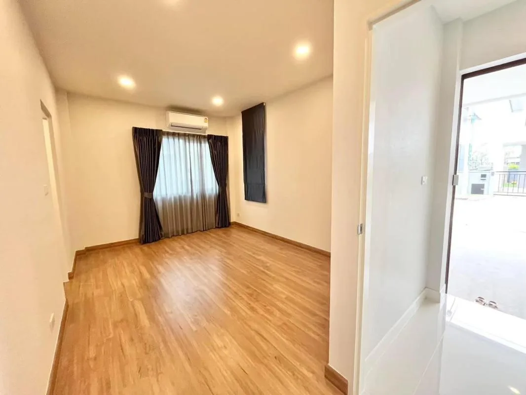 Property photos for Centro Phahol-viphawadee