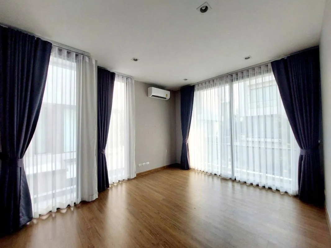 Property photos for Baan Klang Muang Classe Ekkamai-ramintra