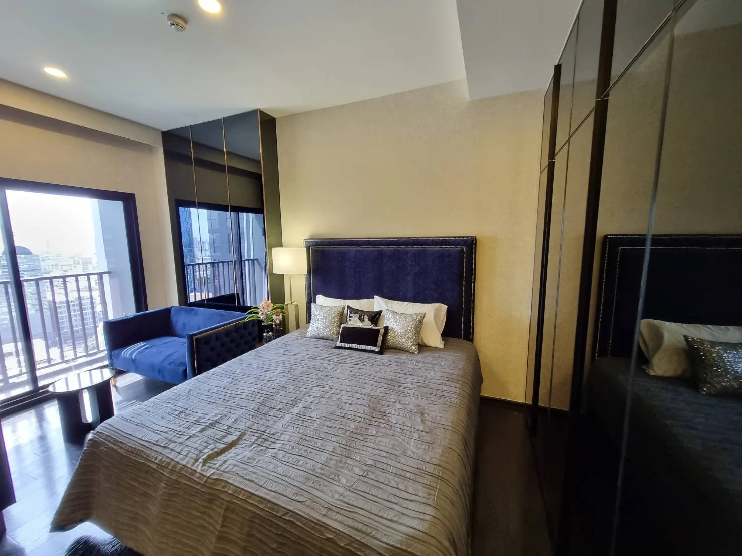 Property photos for Park Origin Thonglor