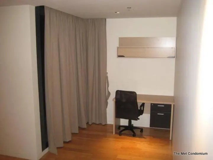 Property photos for The Met