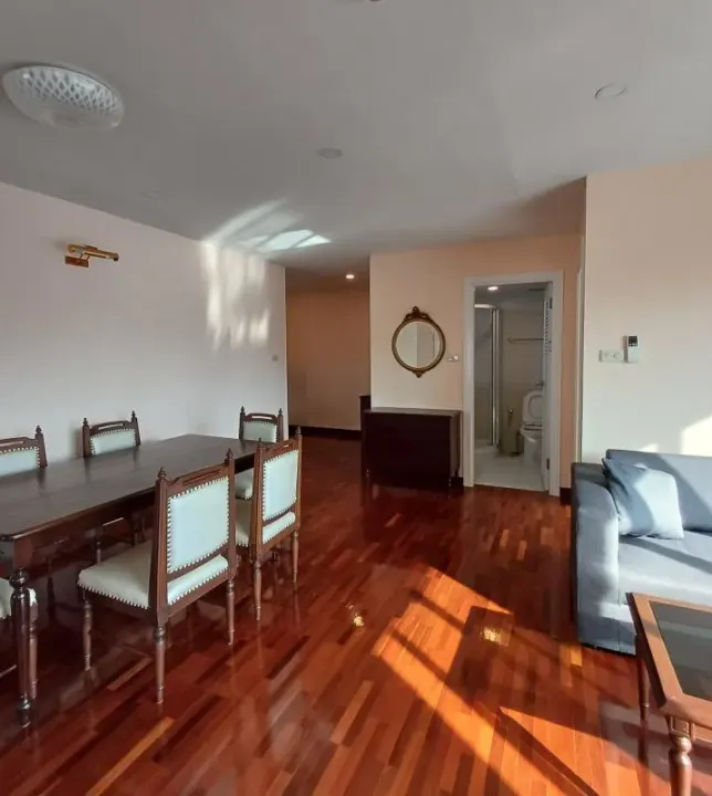 Property photos for Navin Court