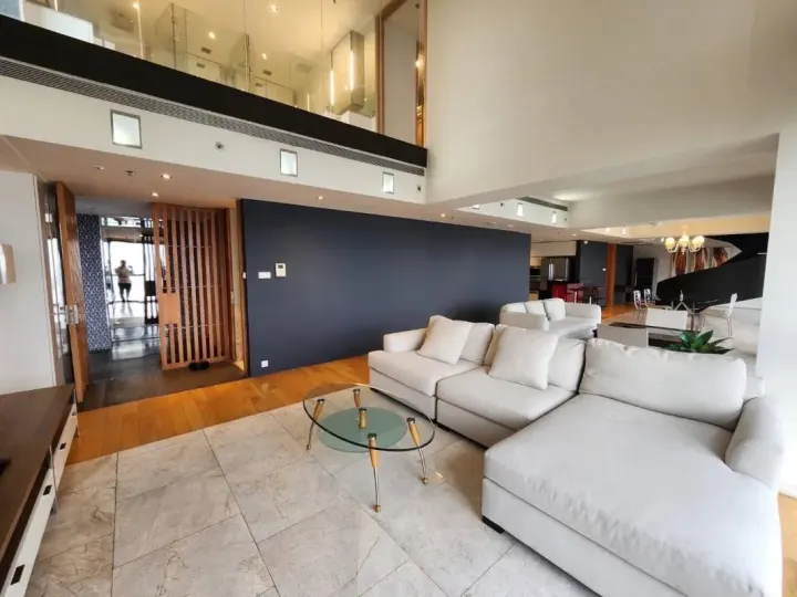 Property photos for The Met