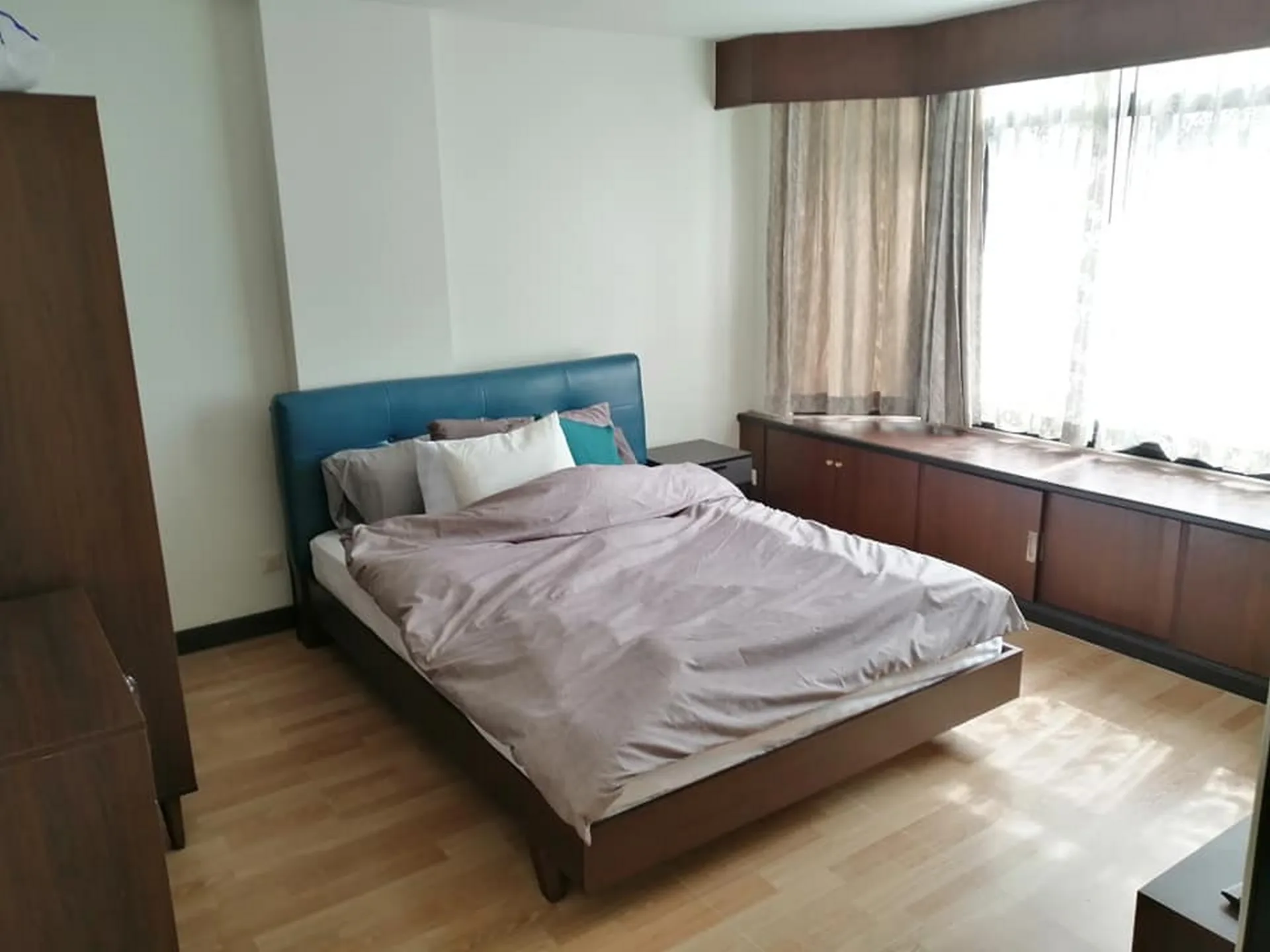 Property photos for Green Point Silom
