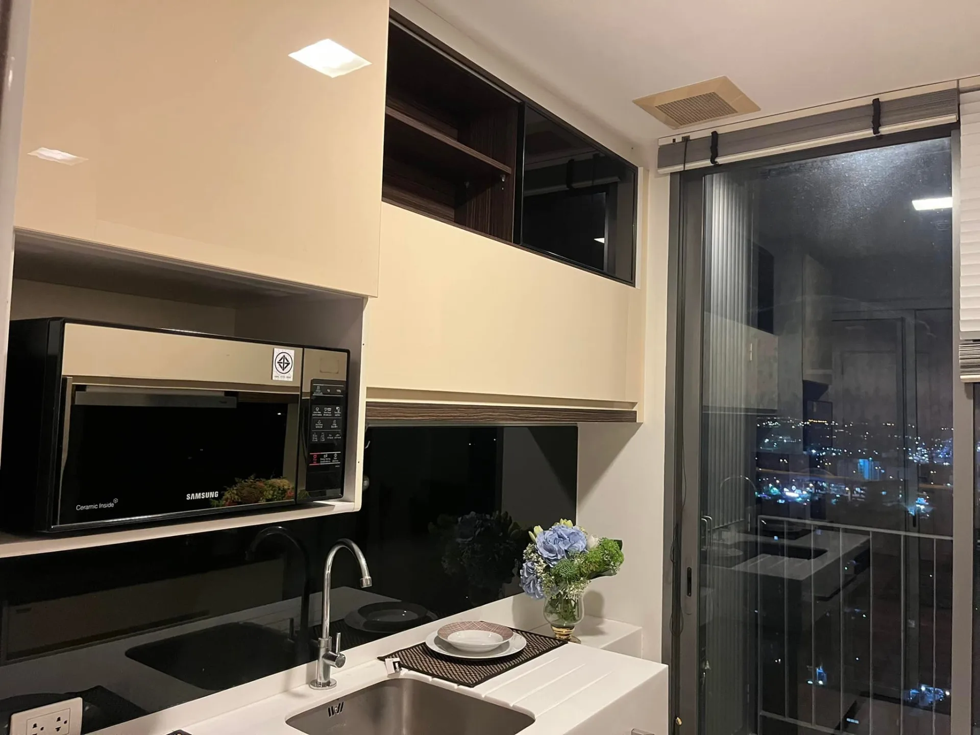 Property photos for The Room Sukhumvit 62