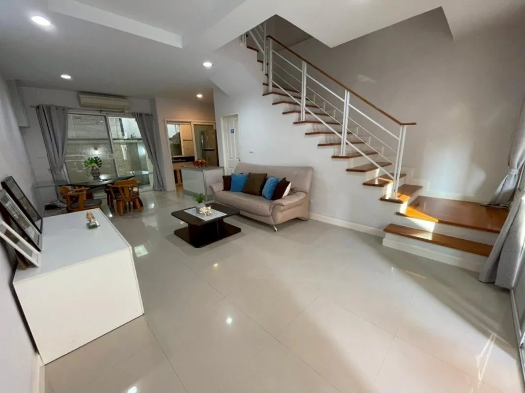 Property photos for Baan Klang Krung Sathon - Charoenrat