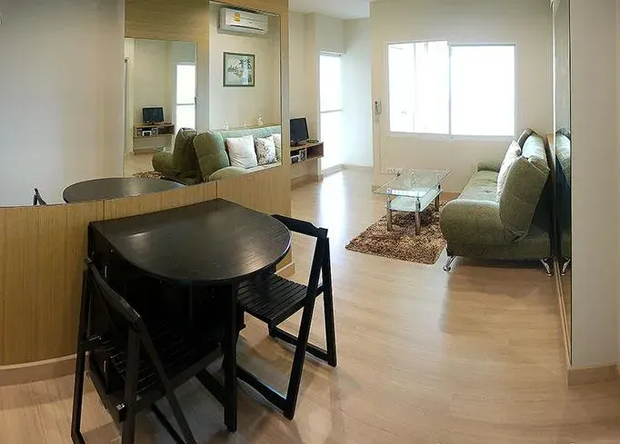 Property photos for Life @ Sathorn 10