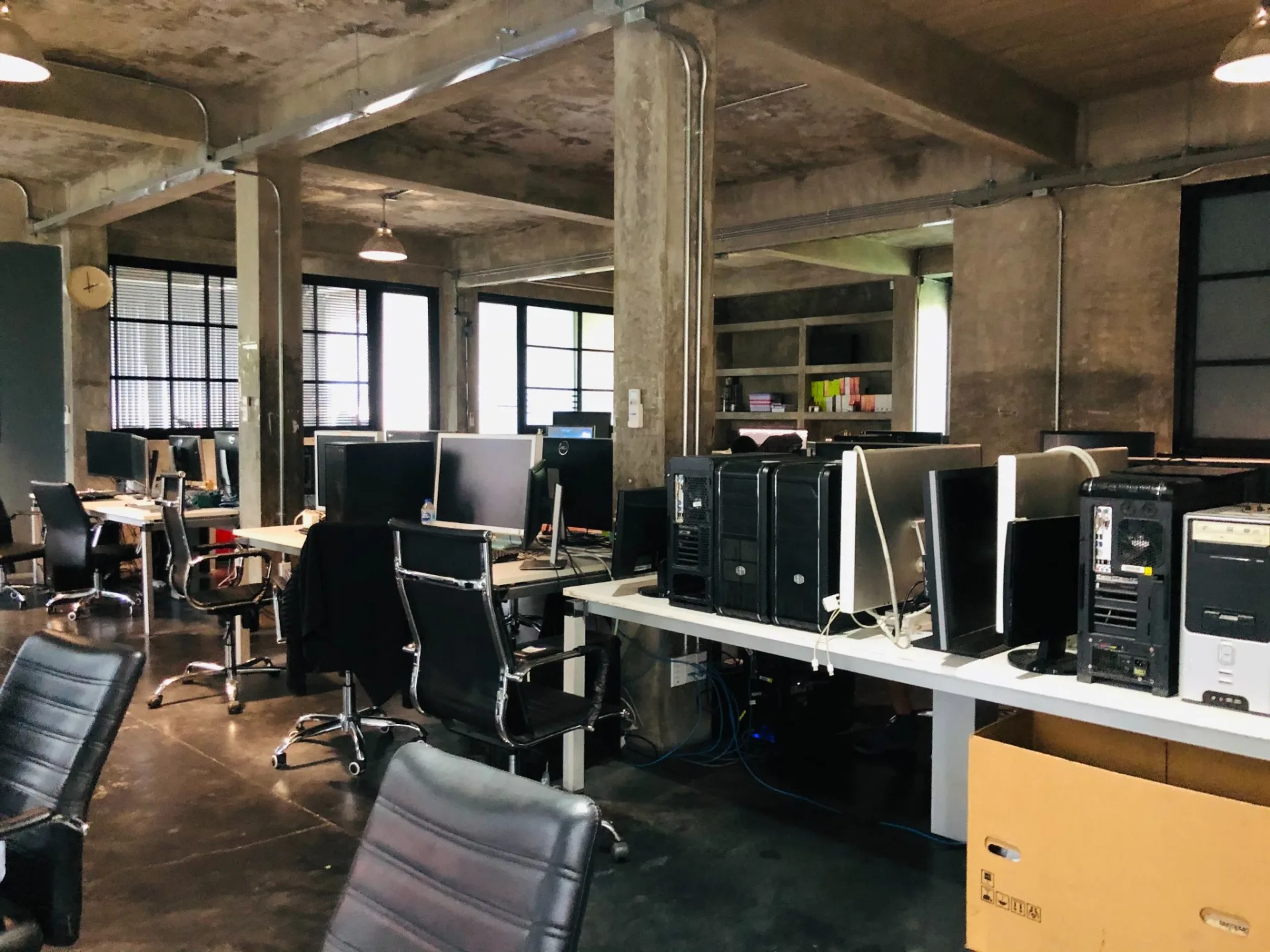 Property photos for Office Soi Ratchadaphisek 3