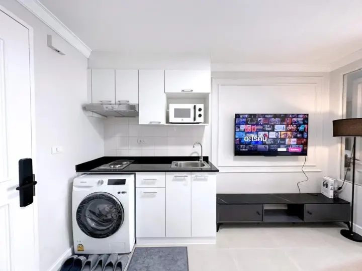 Property photos for The Clover Thonglor