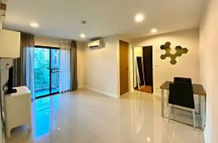 Property photos for Zenith Place Sukhumvit 42