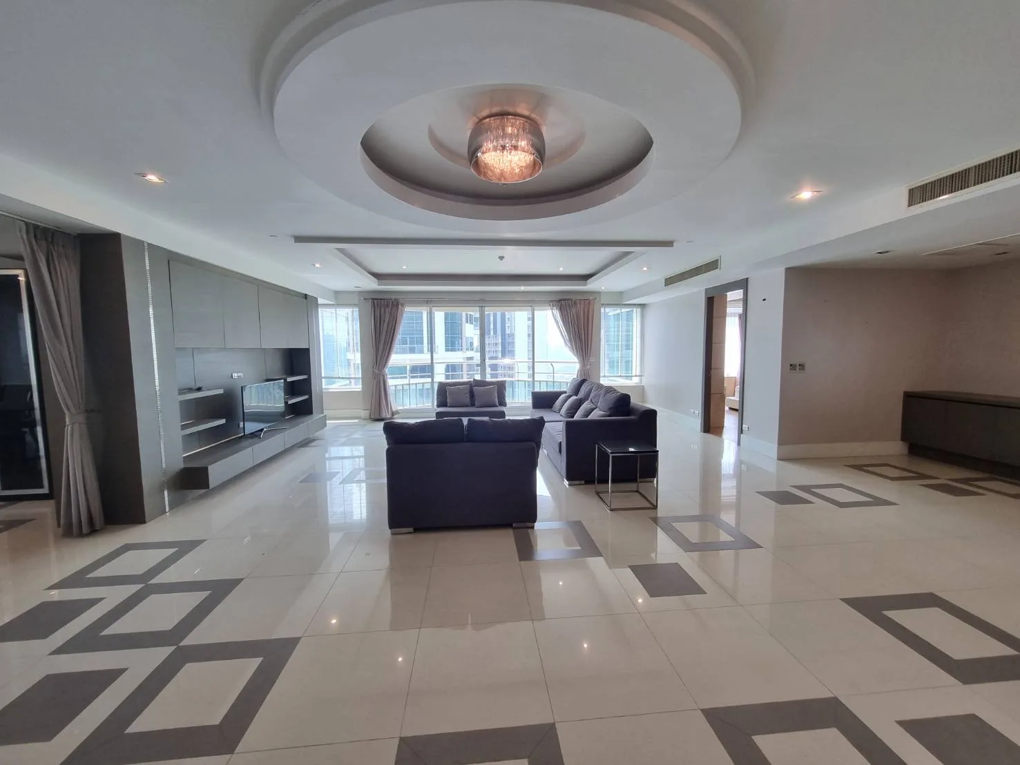Property photos for Ideal 24