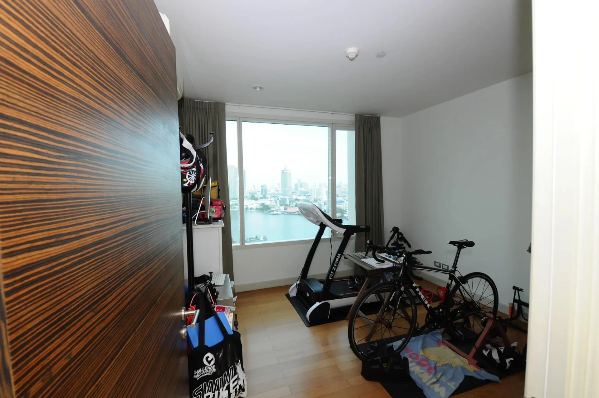 Property photos for Watermark Chaophraya