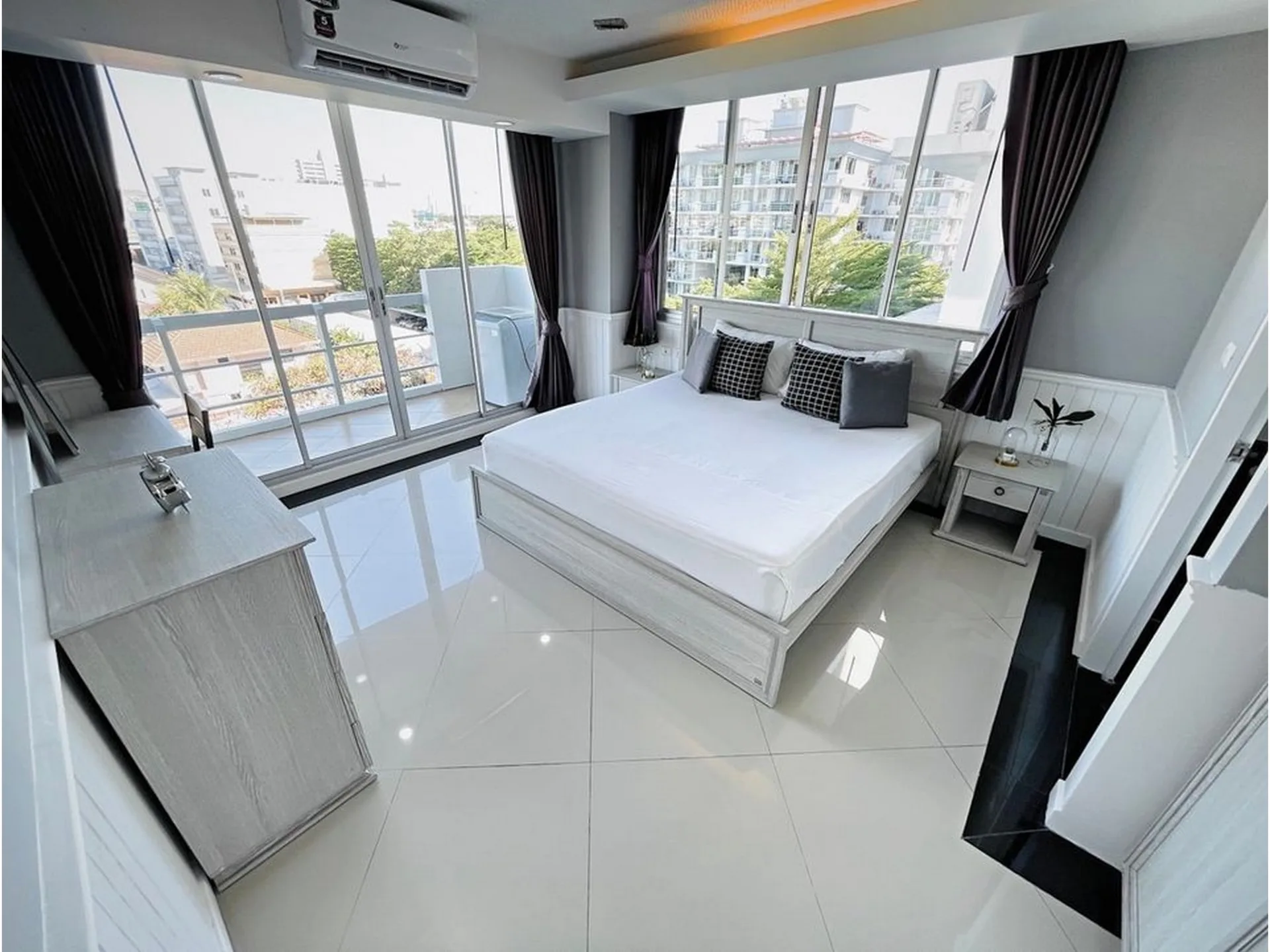 Property photos for The Waterford Sukhumvit 50 Onnut