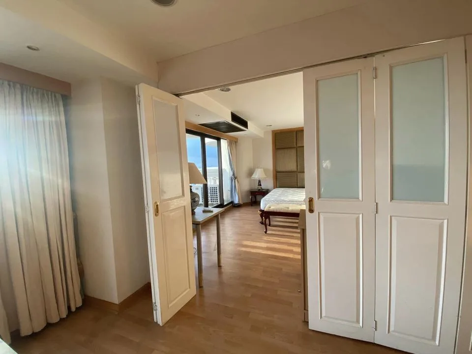 Property photos for State Tower