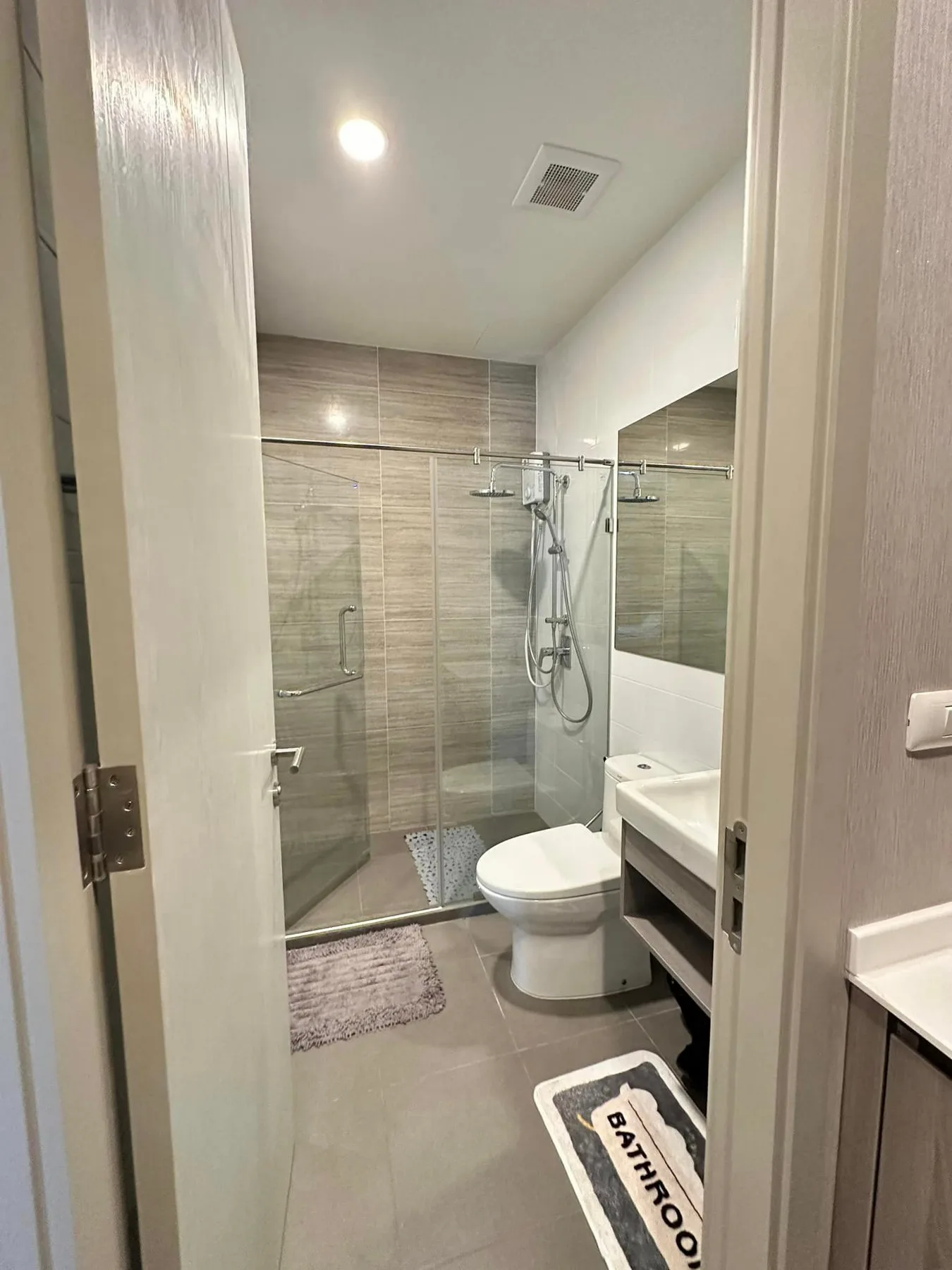 Property photos for KnightsBridge Prime Ratchayothin
