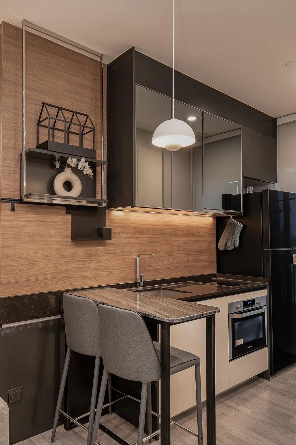 Property photos for The Room Sathorn - St.Louis