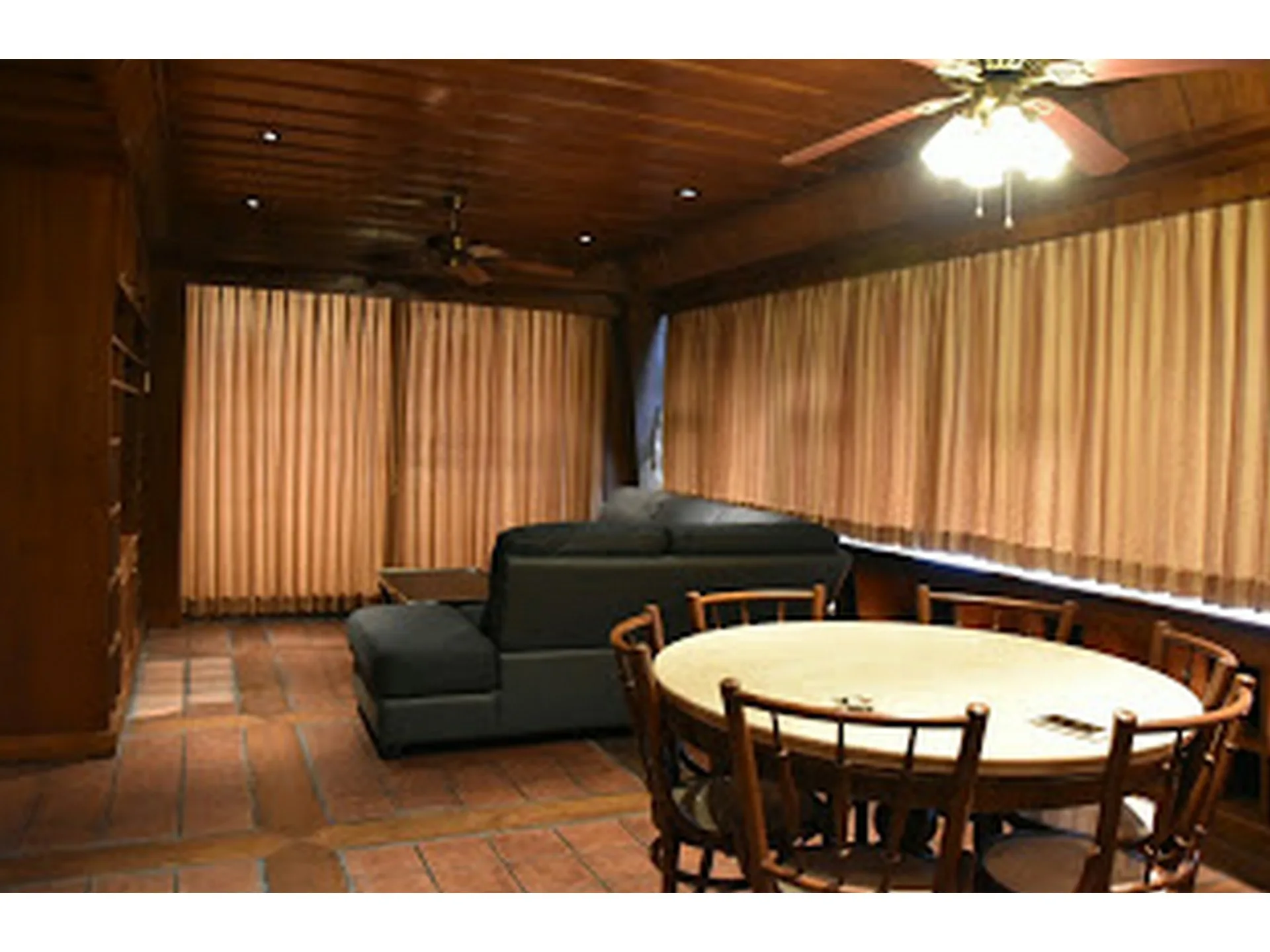 Property photos for Diamond Tower
