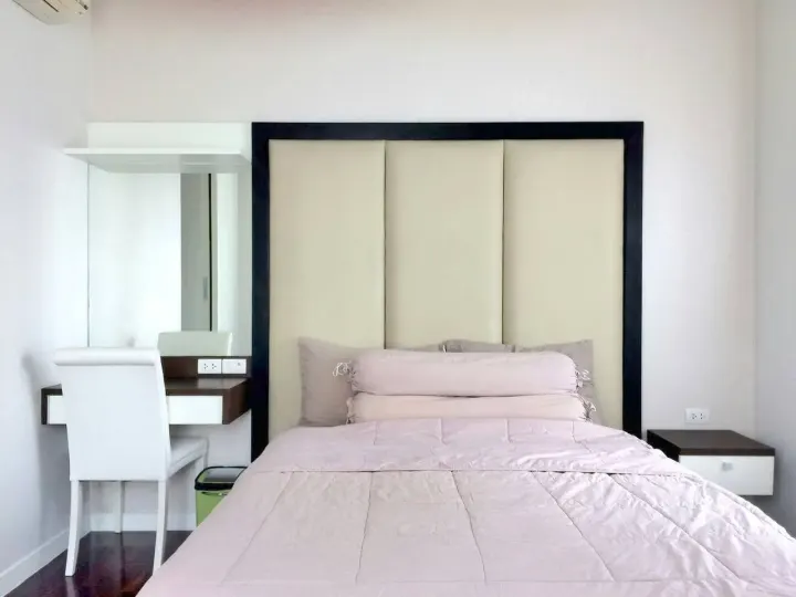 Property photos for Circle Condominium